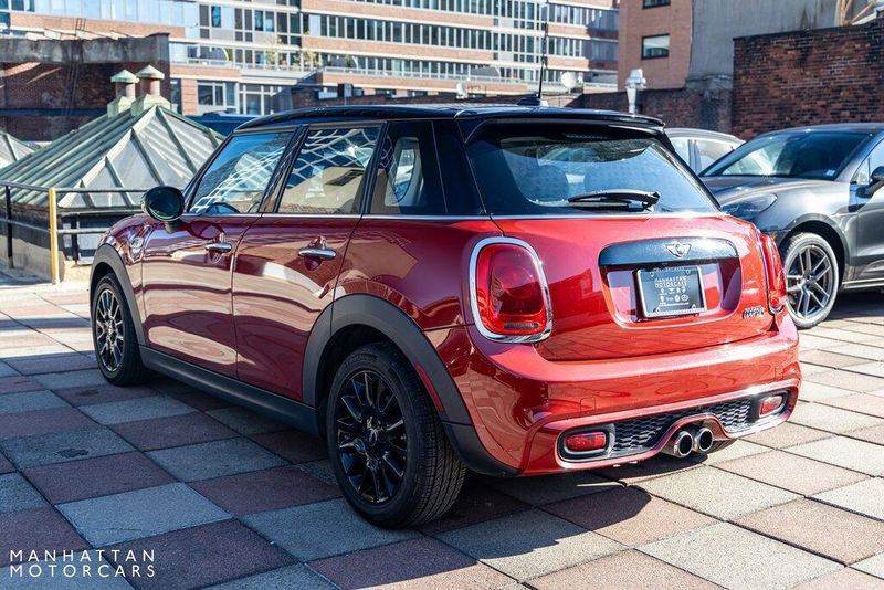 2017 MINI Hardtop 4 Door Cooper SImage 3