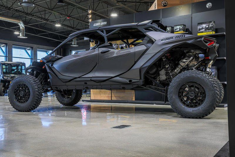 2025 Can-Am MAVERICK R MAX XRS 999T TRIPLE BLACK Image 1