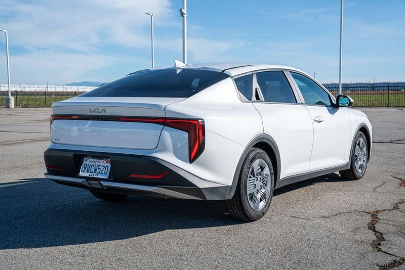 Used 2025 Kia K4 LXImage 7