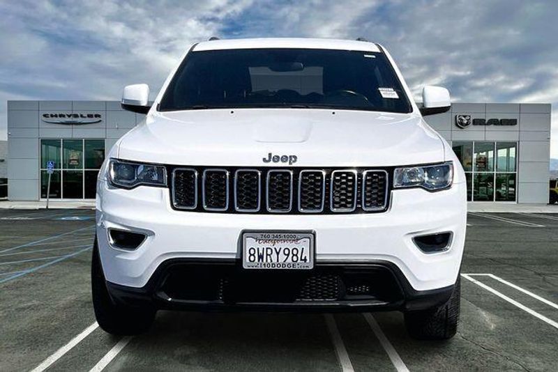 Used 2021 Jeep Grand Cherokee Laredo XImage 2