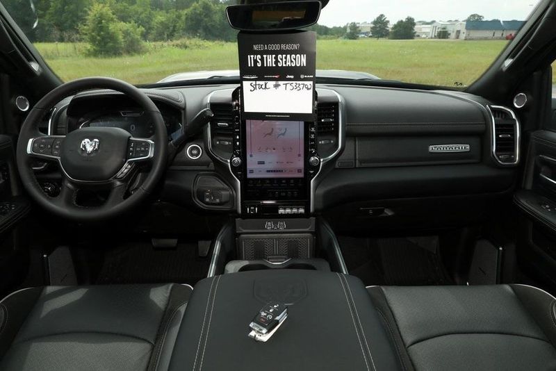 2025 RAM 3500 Laramie Crew Cab 4x4 8