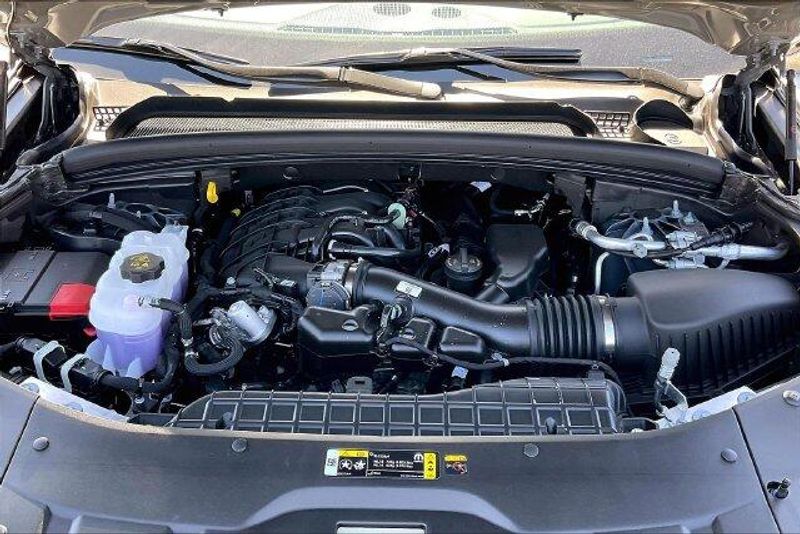 New 2027 Jeep Grand Cherokee Laredo X 4x4Image 9