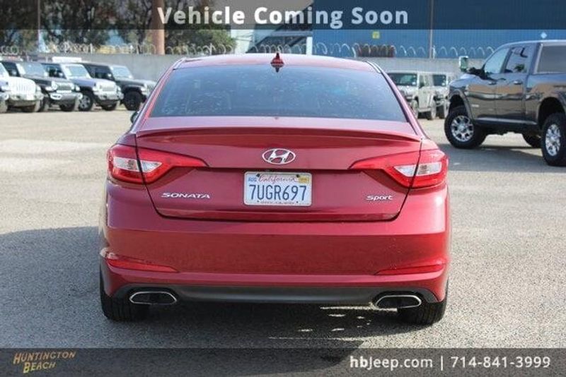 2016 Hyundai Sonata BaseImage 4