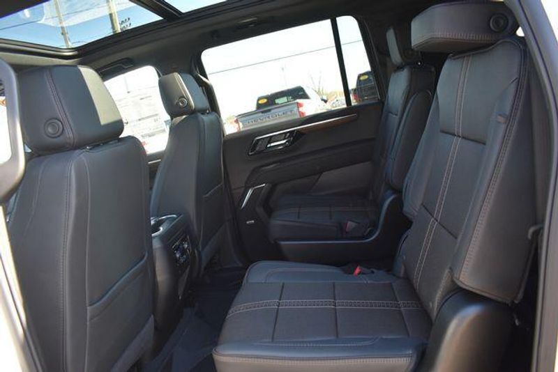 New 2026 Chevrolet Suburban High CountryImage 28