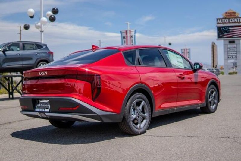 2025 Kia K4 LXSImage 7