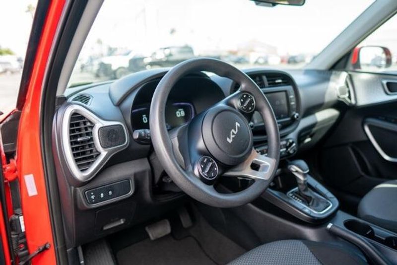 Used 2023 Kia Soul LXImage 10