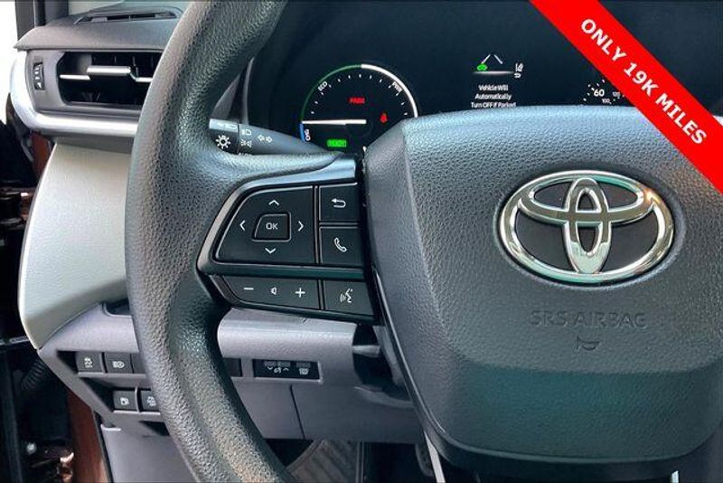 Used 2022 Toyota Sienna LEImage 18