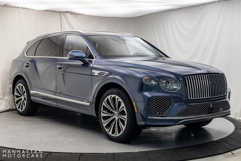 2024 Bentley Bentayga EWB V8Image 7