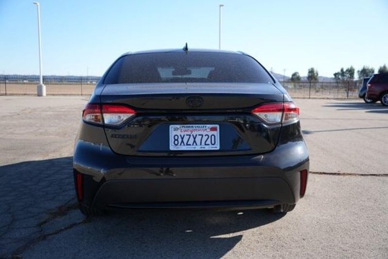 Used 2022 Toyota Corolla LEImage 6