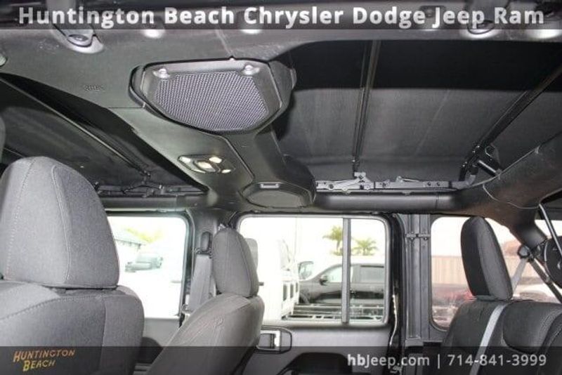 2021 Jeep Wrangler Unlimited WillysImage 39