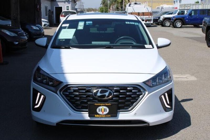 2021 Hyundai IONIQ Plug-In Hybrid LimitedImage 2