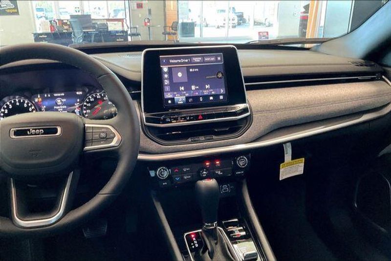 New 2026 Jeep Compass Latitude 4x4Image 5