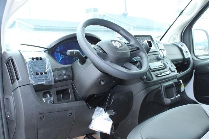 2025 RAM ProMaster 1500 High Roof 136 WBImage 17