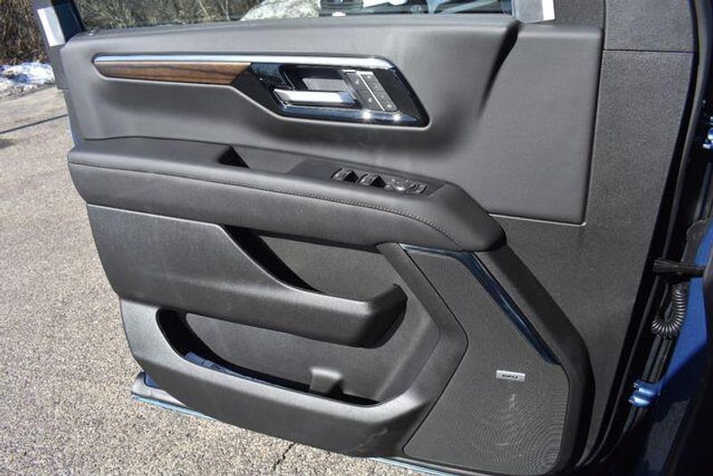 New 2026 Chevrolet Suburban High CountryImage 42