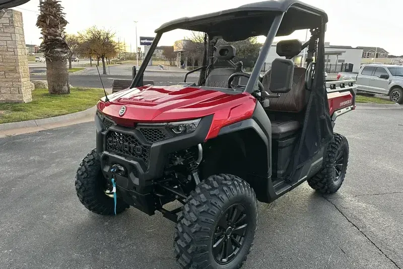 2025 CFMOTO UFORCE 1000 PRO BORDEAU RED 