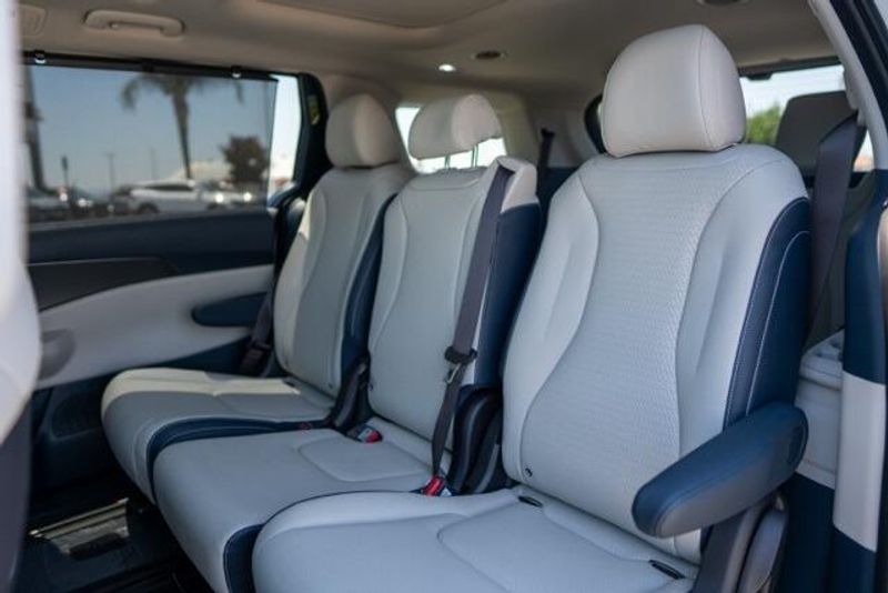 2026 Kia Carnival Hybrid SX PrestigeImage 12