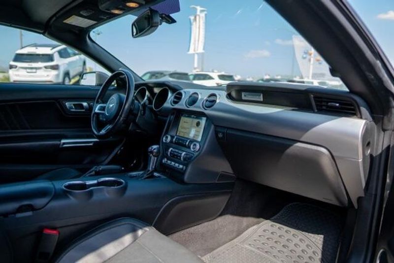 2019 Ford Mustang EcoBoost PremiumImage 12