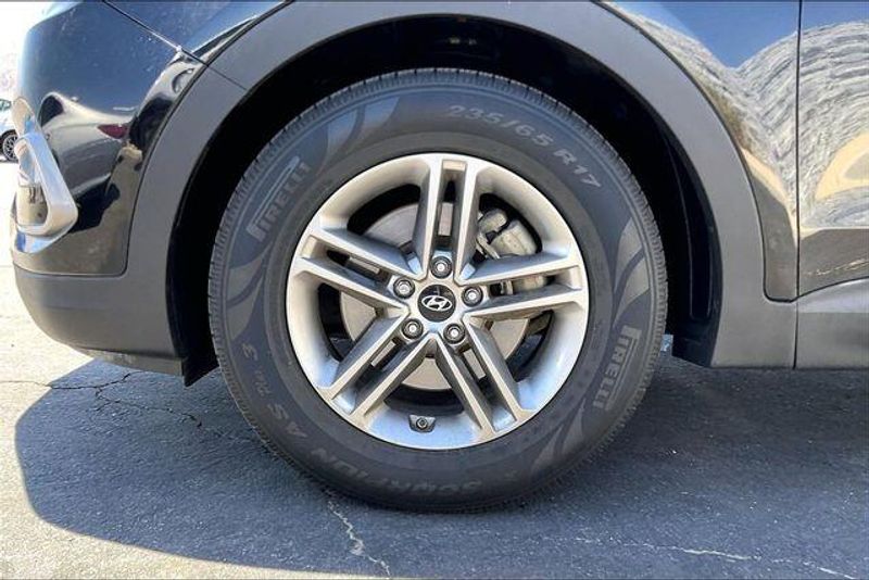 Used 2018 Hyundai Santa Fe Sport 2.4 BaseImage 8