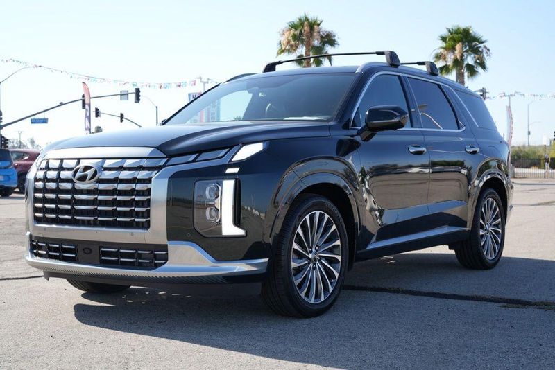 Used 2023 Hyundai Palisade CalligraphyImage 3