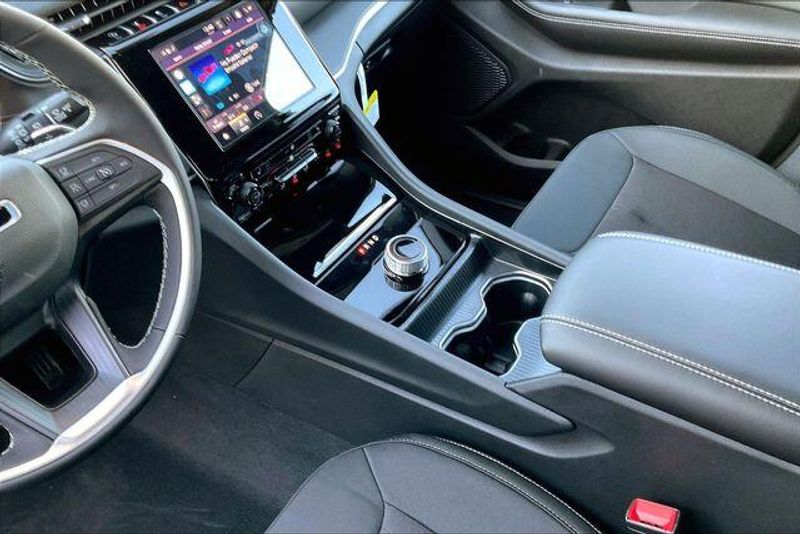 New 2025 Jeep Grand Cherokee Laredo X 4x4Image 7