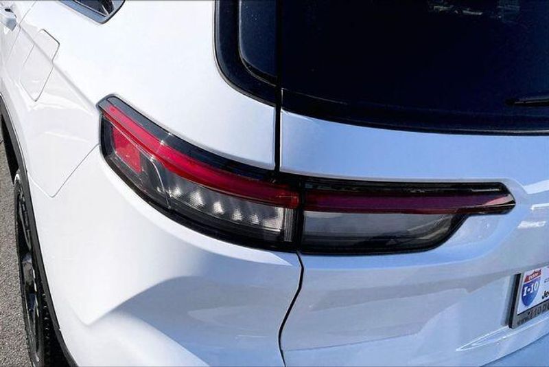 New 2025 Jeep Grand Cherokee L Altitude 4x2Image 12