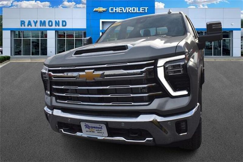 2025 Chevrolet Silverado 3500HD LTZImage 7