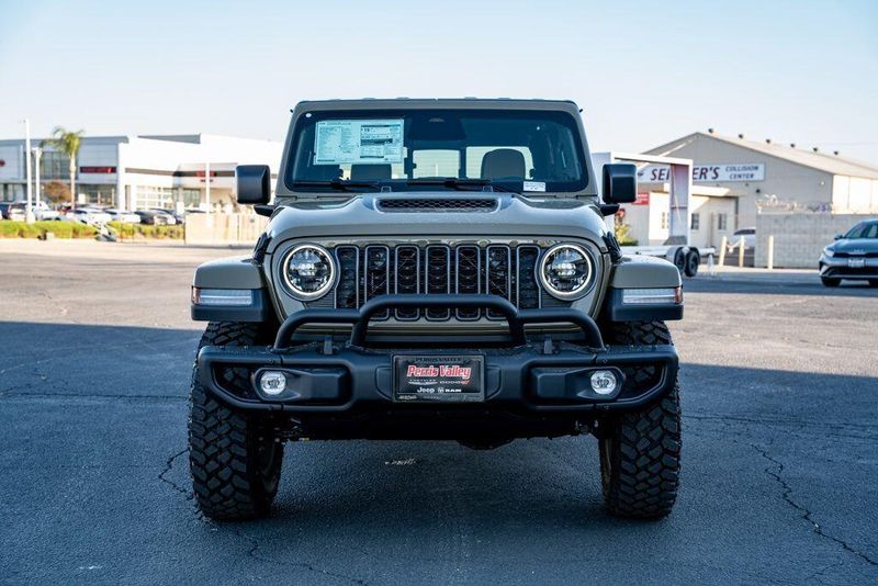 New 2026 Jeep Gladiator Image 2