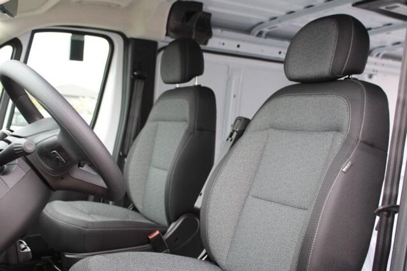 2025 RAM ProMaster 1500 Low Roof 118 WBImage 32