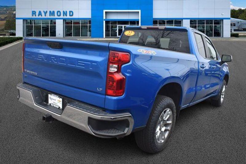 Used 2022 Chevrolet Silverado 1500 LTImage 2