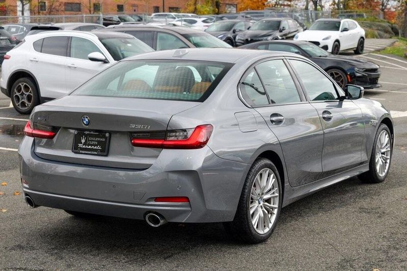 2023 Bmw 330i xDrive photo 2