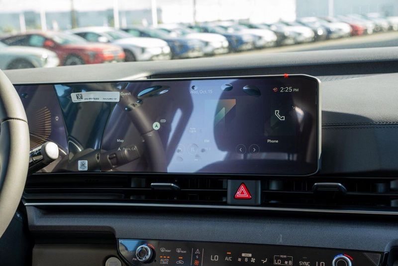 New 2026 Kia Carnival EXImage 16