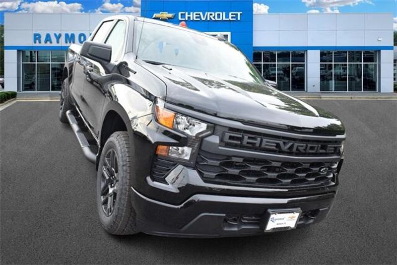 New 2025 Chevrolet Silverado 1500 CustomImage 9