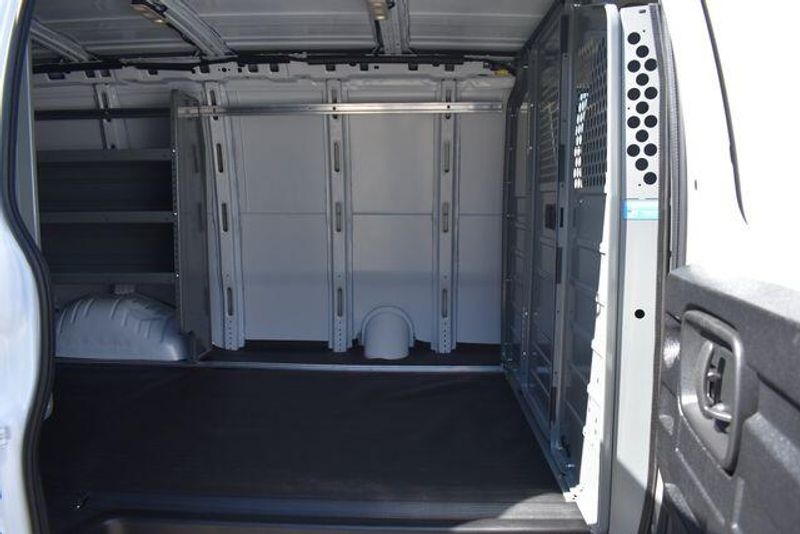 New 2025 Chevrolet Express 2500 Work VanImage 14