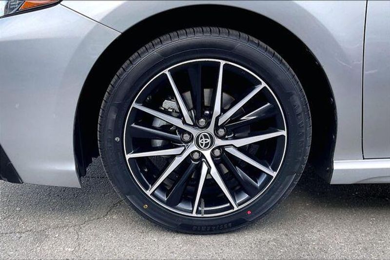 Used 2024 Toyota Camry SEImage 8