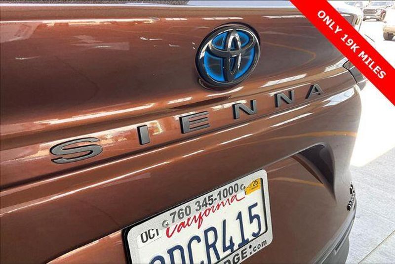 Used 2022 Toyota Sienna LEImage 31