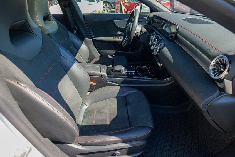 2022 Mercedes Benz CLA 250 photo 31