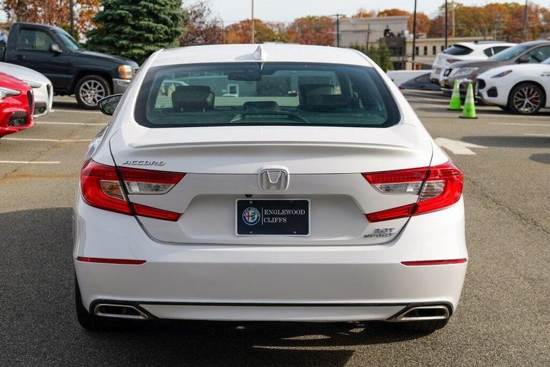 2019 Honda Accord Sport 2.0T photo 4