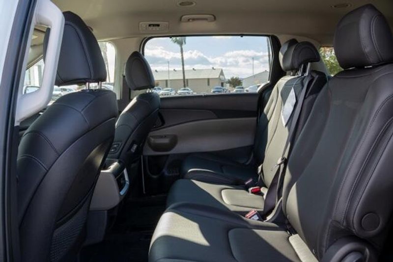 New 2026 Kia Carnival EXImage 13