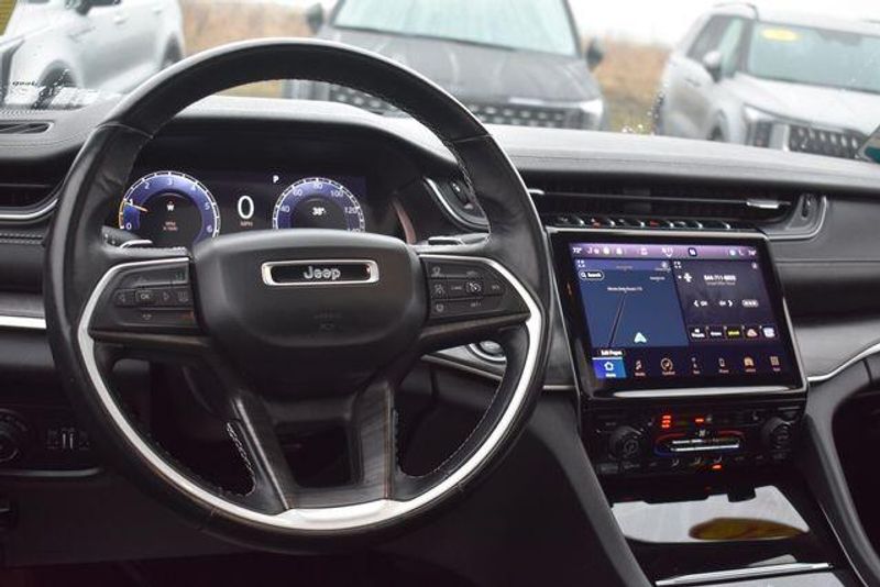 Used 2021 Jeep Grand-Cherokee-L LimitedImage 25