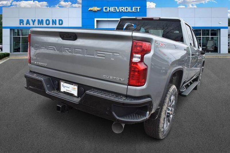 New 2026 Chevrolet Silverado 2500HD CustomImage 4