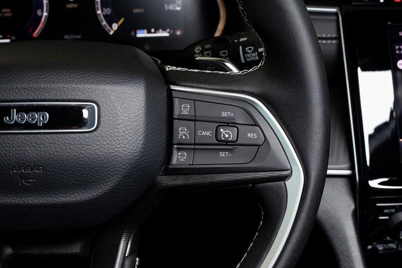 2025 Jeep Grand Cherokee L Altitude XImage 25
