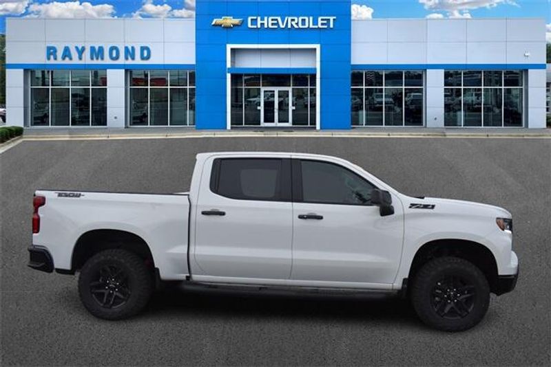 2025 Chevrolet Silverado 1500 LT Trail BossImage 2