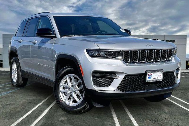 New 2026 Jeep Grand Cherokee Laredo X 4x4Image 14
