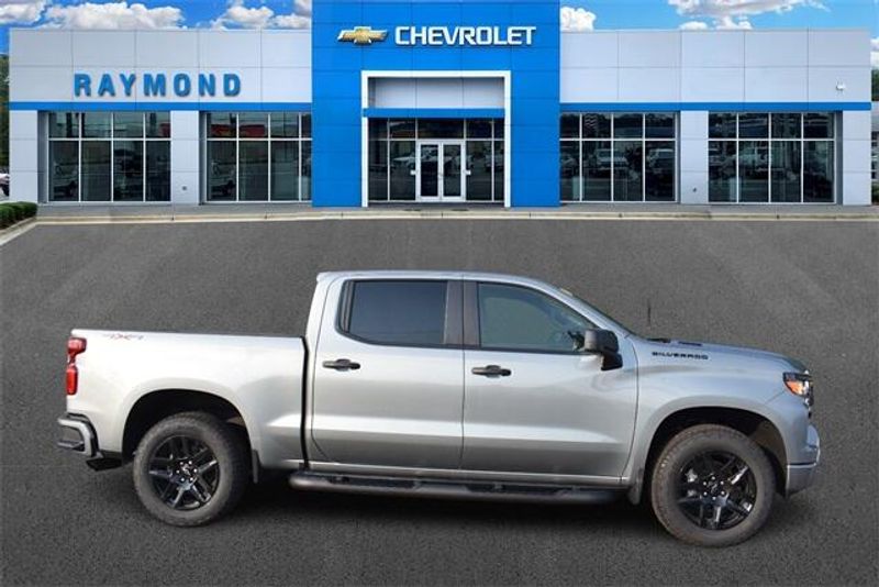 New 2025 Chevrolet Silverado 1500 CustomImage 2