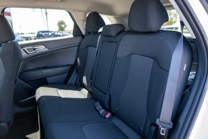 2025 Kia Soul LXImage 11