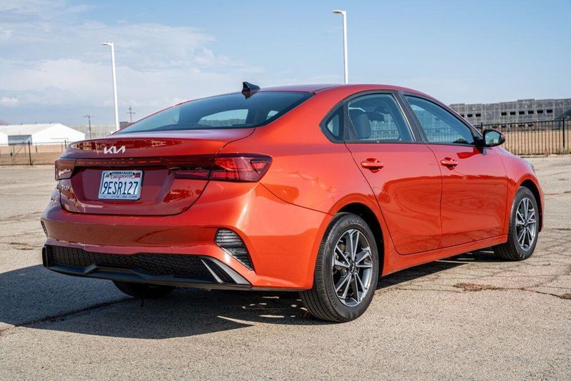 Used 2023 Kia Forte LXSImage 7
