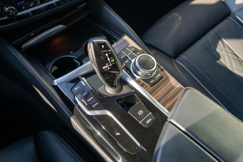 2022 Bmw M550i xDrive photo 26