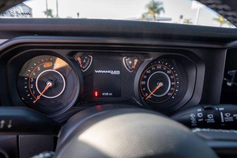 Used 2025 Jeep Wrangler Sport SImage 26