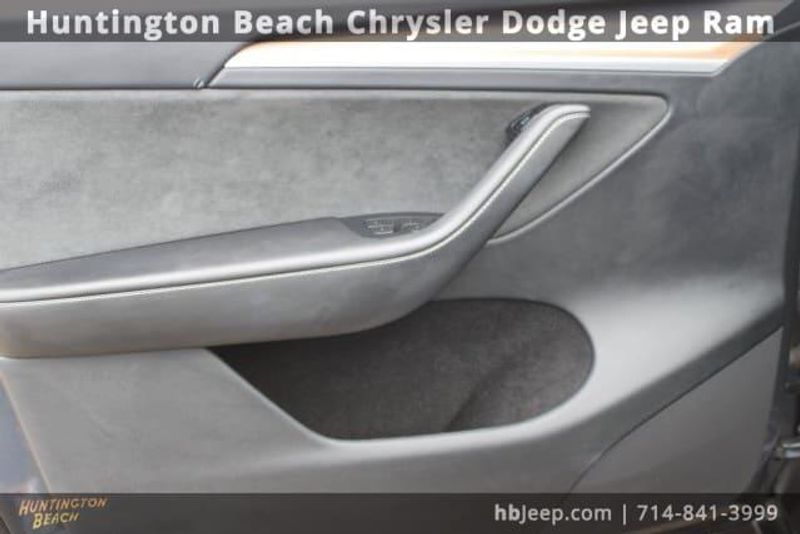 2023 Tesla Model Y Long RangeImage 12