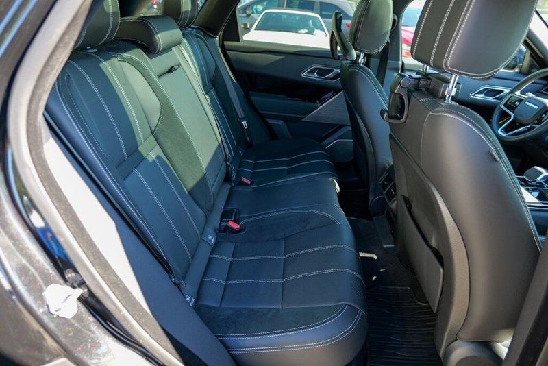 2022 Land Rover Range Rover Velar P250 R-Dynamic S photo 30